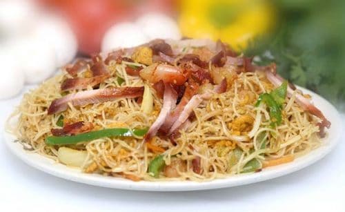 10 Mouth Watering Most Delicious Foods of The World 28 Singapore noodles from Hong Kong