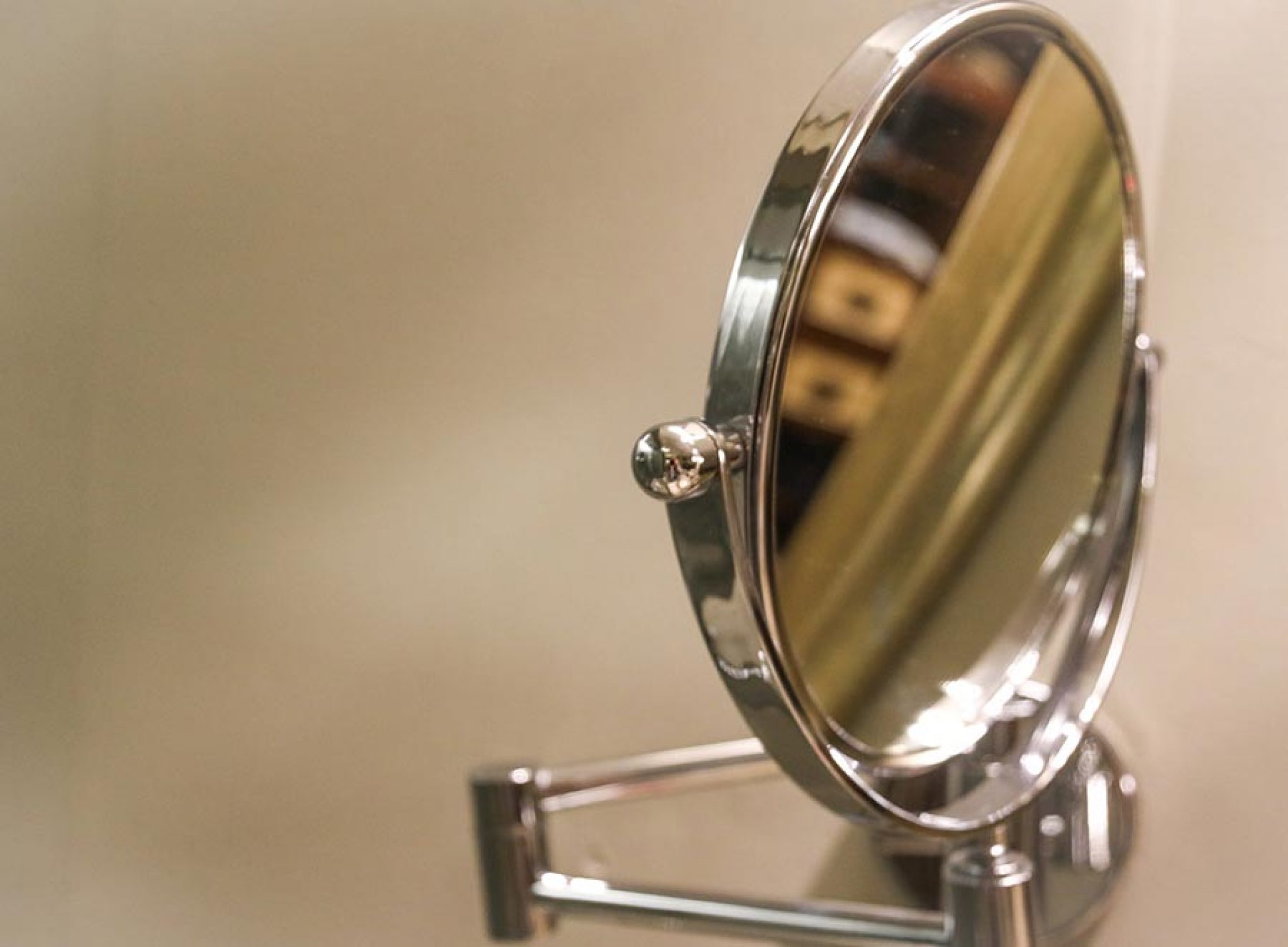 What is the Best Wall Mounted Makeup Mirror? Life Falcon