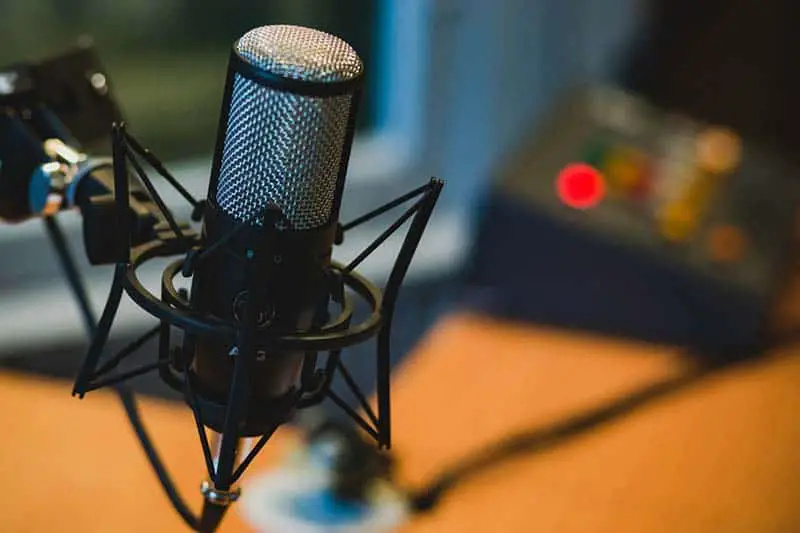 How To Start Your Podcast in 3 Easy Steps