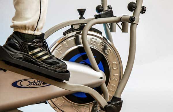 Rowing vs. Running - Which is the better Workout? 3 Spinning for glutes