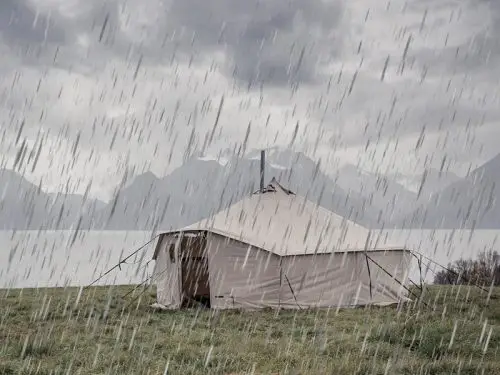 Waterproof tents for heavy rain